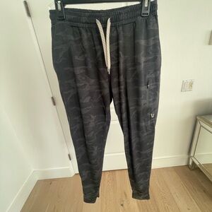 Vuori Camo Print Jogger